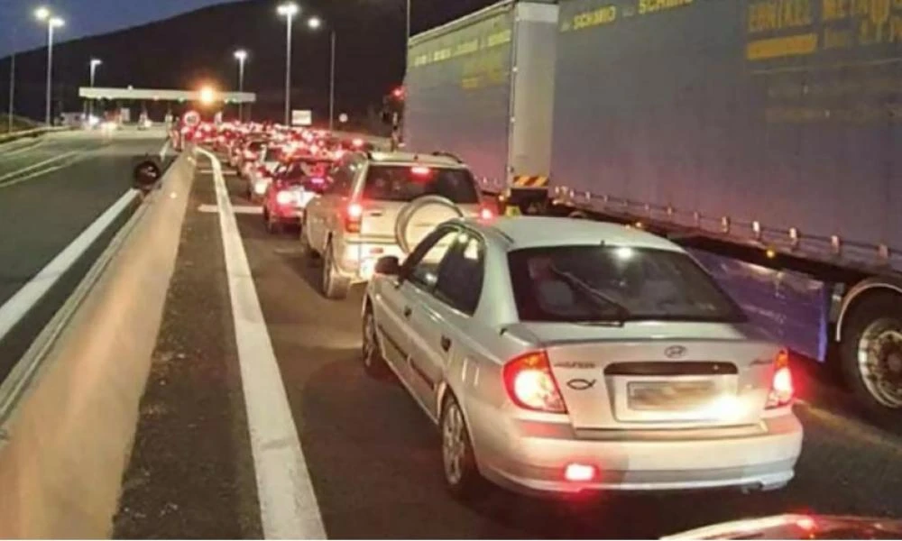 Πάσχα: Κορυφώνεται η έξοδος – Πότε αναμένεται να χαλαρώσει η κίνηση